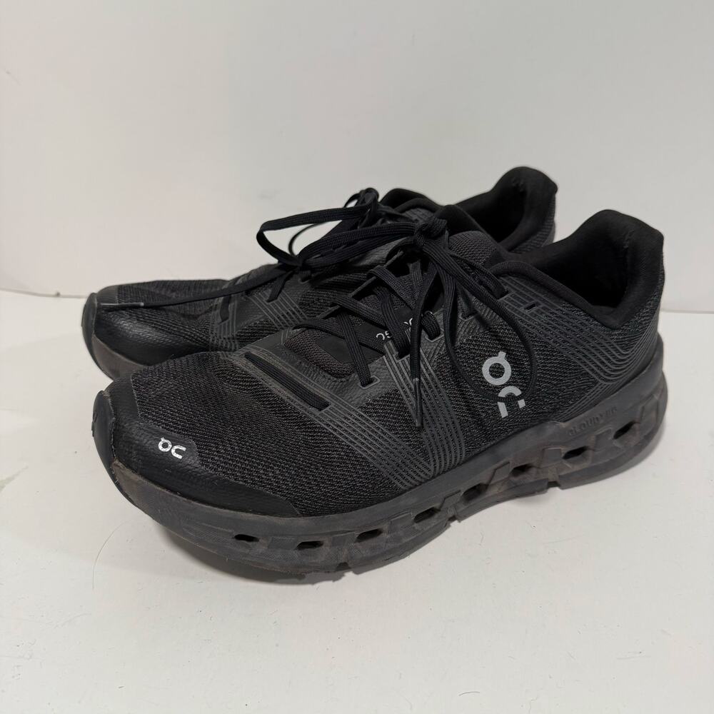 On Running All-Black Cloudswift Athletic Shoes